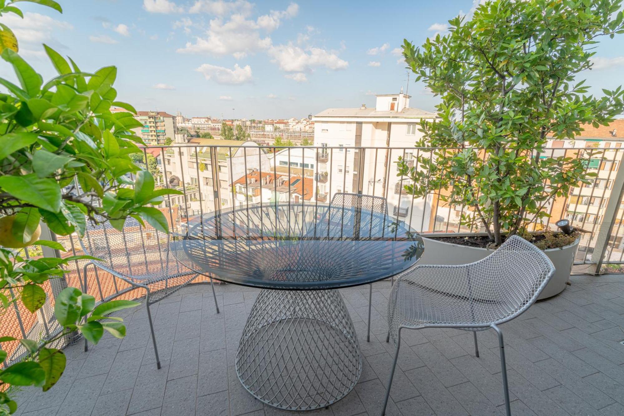Fiftyfive-One Zuretti — Photos 3